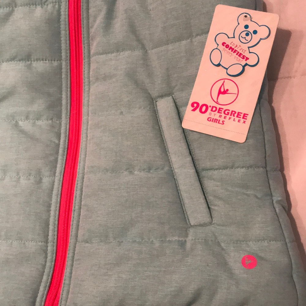 Vest - Picture 3 of 4